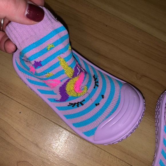 Toddler grippy shoes - Picture 2 of 3